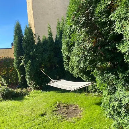 Spacious, Comfy In Centre With Balcony!