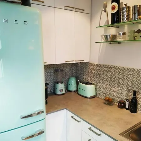 Spacious, Comfy In Centre With Balcony! Oslo