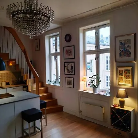 Appartement Spacious, Comfy In Centre With Balcony! *