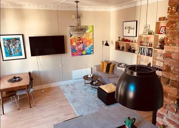 Апартаменты Spacious, Comfy In Centre With Balcony! *