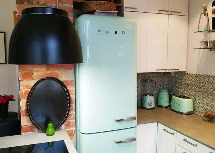 Spacious, Comfy In Centre With Balcony! Apartmán