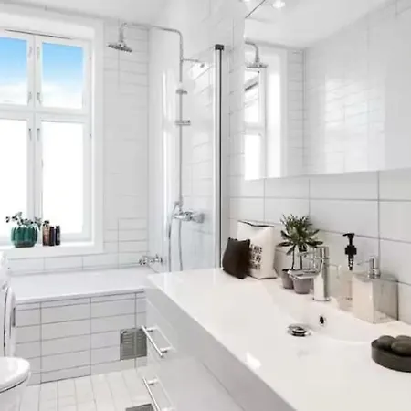 Leilighet Spacious, Comfy In Centre With Balcony! Oslo